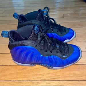 NIKE FOAMPOSITE SZ 4